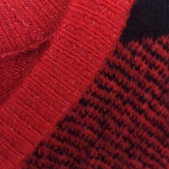 Plaid Red Sweater - Picture 4 of 6